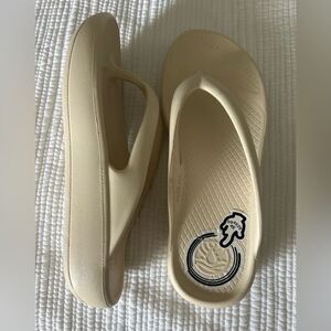 Freewaters Cloud 9 Women’s Comfort Ultra Lightweight Off White Flip Flop Sandals